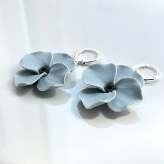 3D Flowers • Blue + Grey