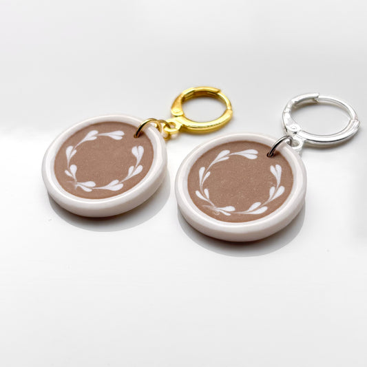 Latte (He)art • Dangle