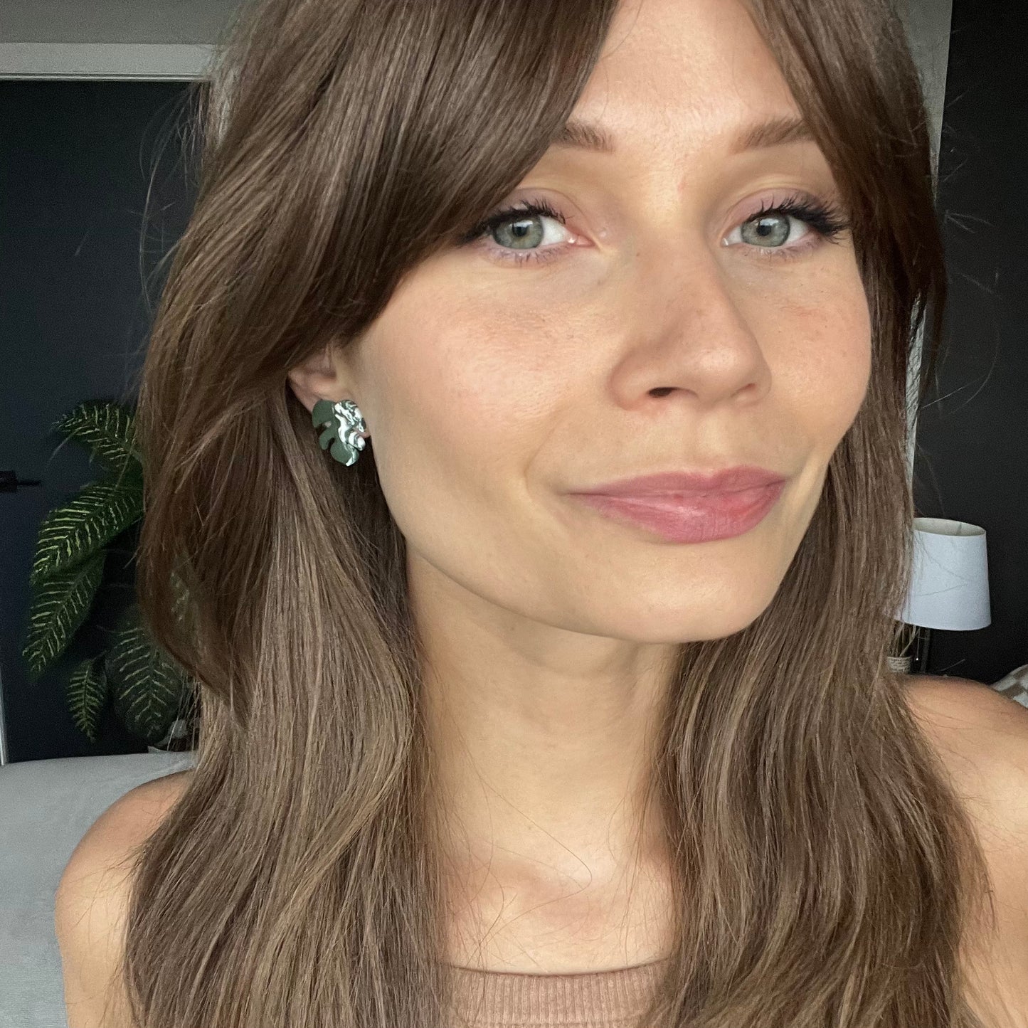 Monstera • Stud • Variegated