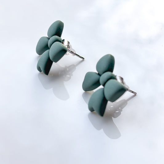 Bow Studs • Winter Green