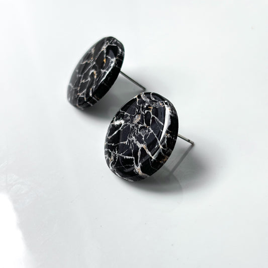 Elaine (m) • Black Marble