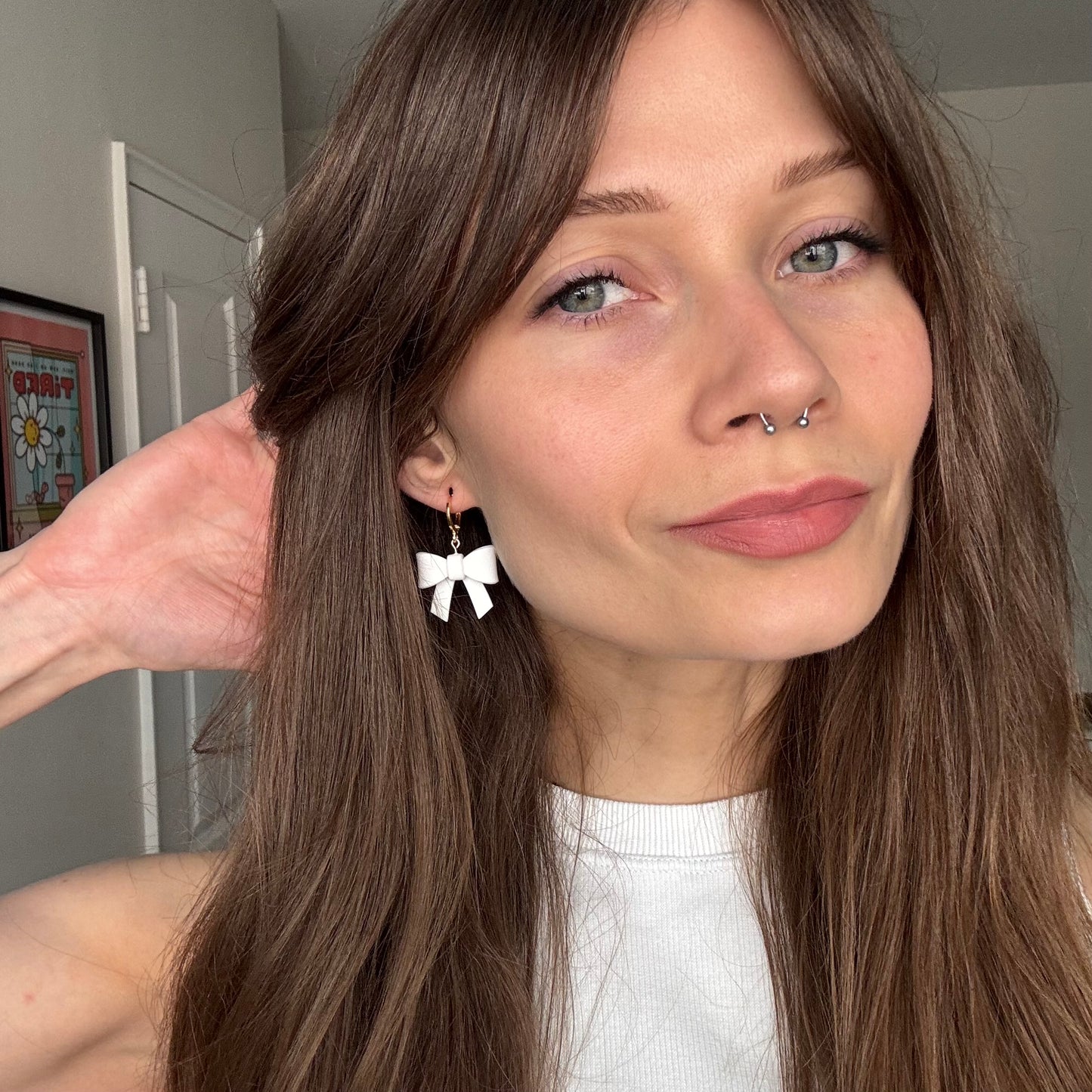 Do You Feel Bow-nita? • White