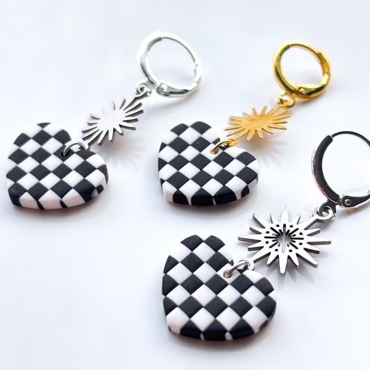 Bursting Hearts • Black & White Checks