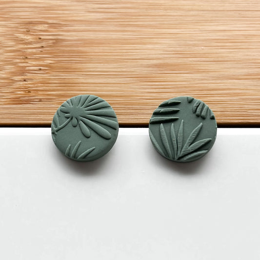 Elaine (med) • Deep Sage