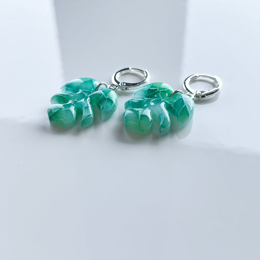 Monstera Dangle • Aquamarine