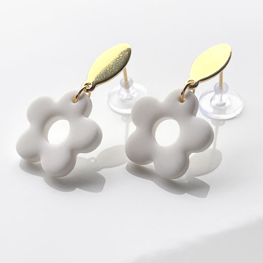 Small Flower • White & Gold • Stud