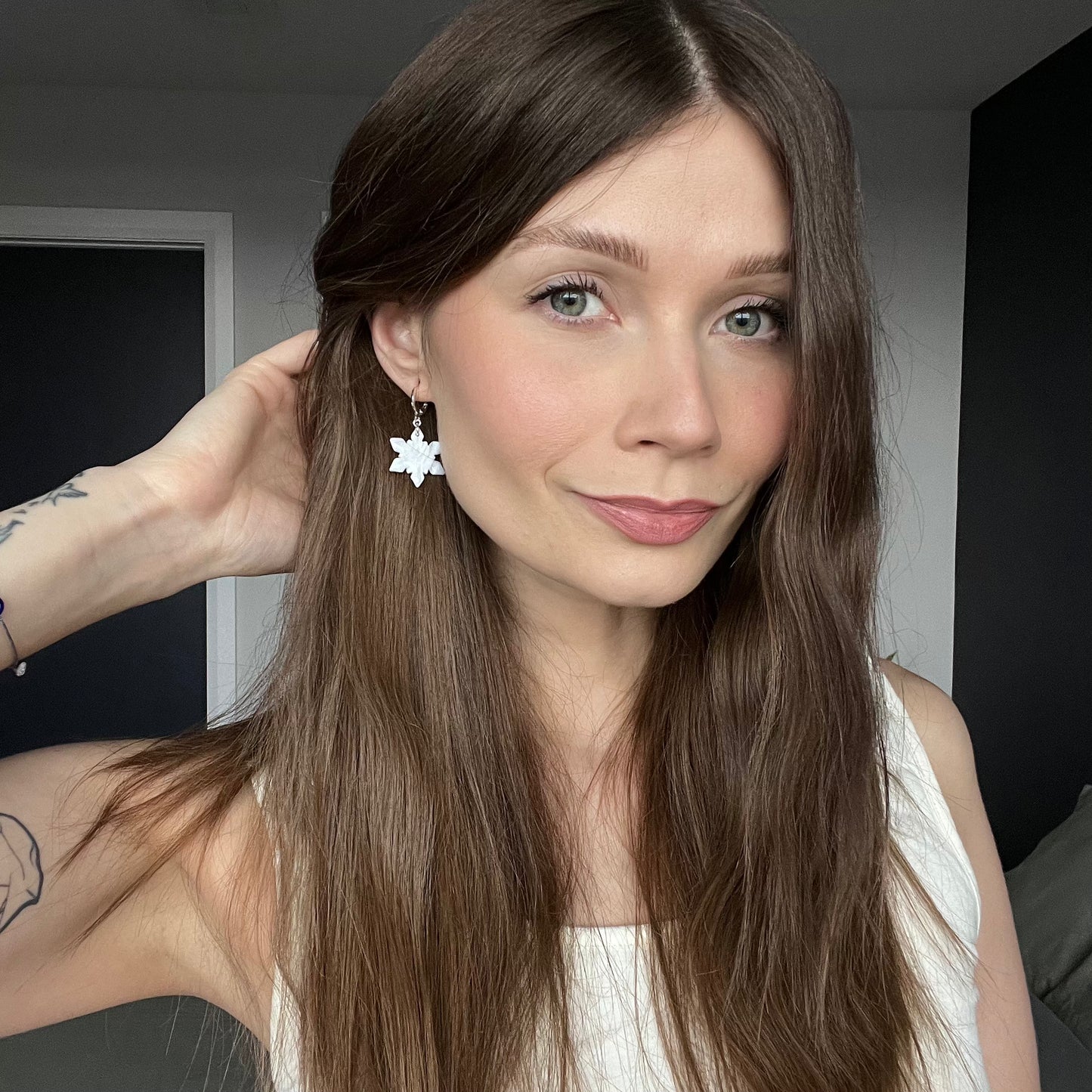 Snowflake • Silver + White Marble