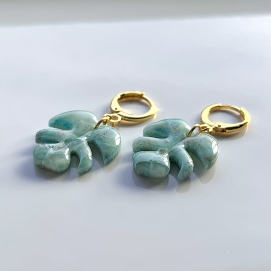 Monstera Dangle • Aqua