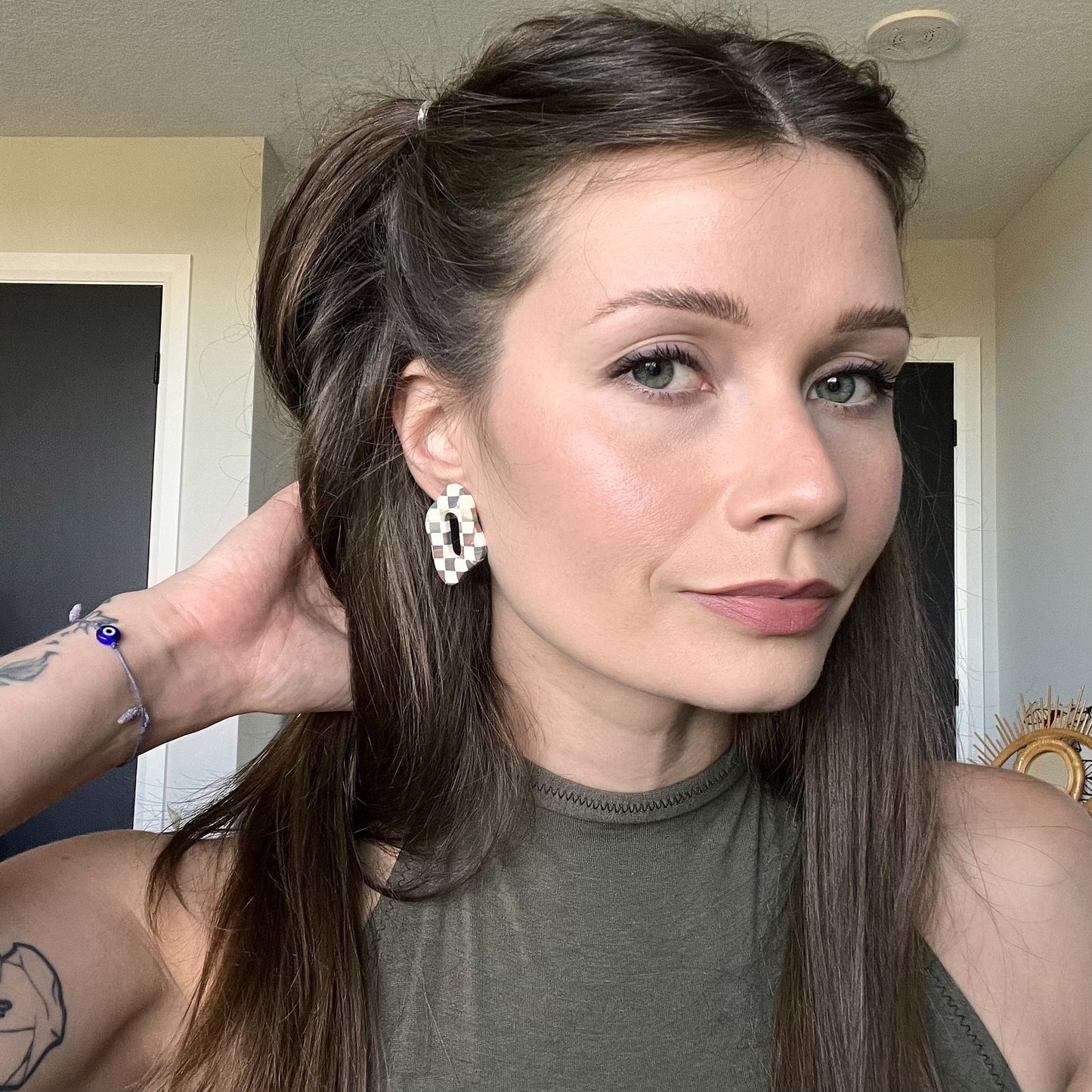 Izzy • Checkered Sunset