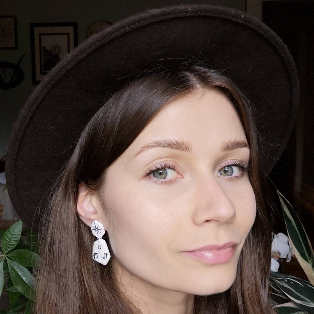 Lilly • Zodiac • Earth Signs