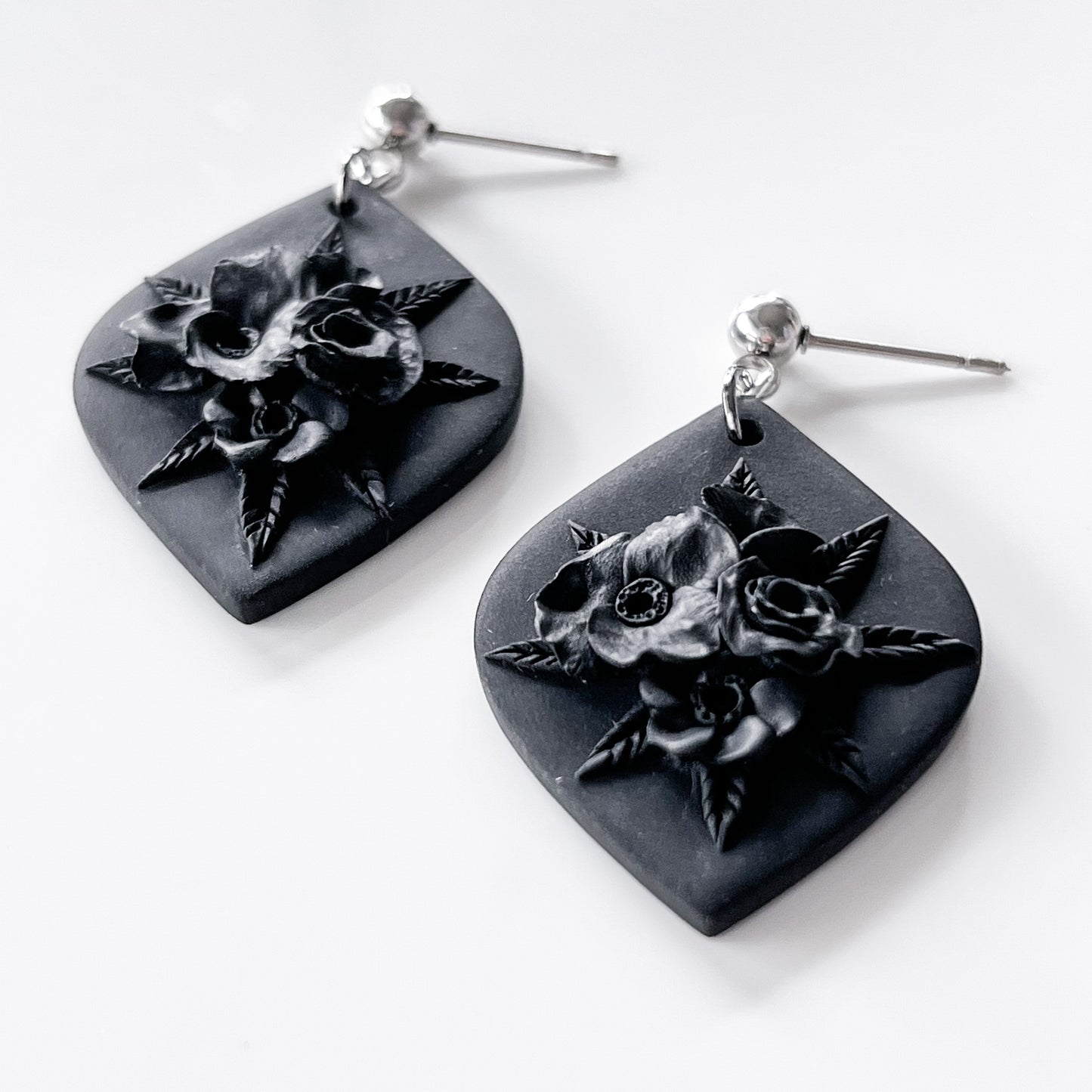 Meaghan • Black Bouquet