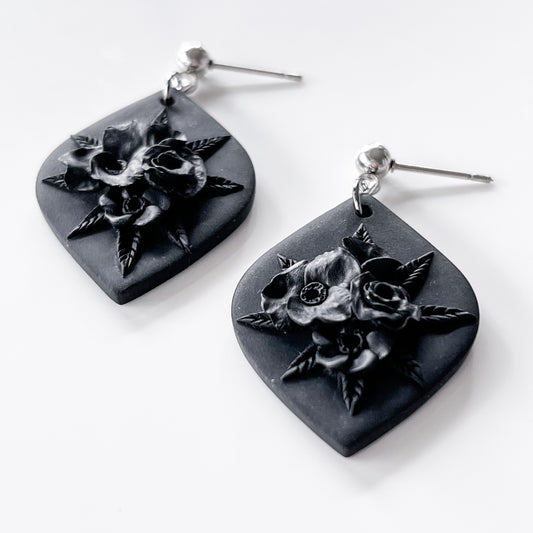 Meaghan • Black Bouquet