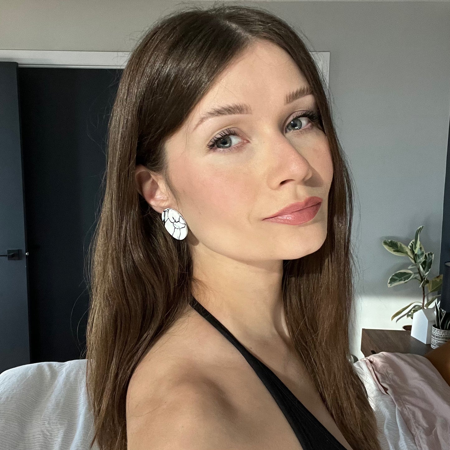 Elaine • XL Oval • White Marble