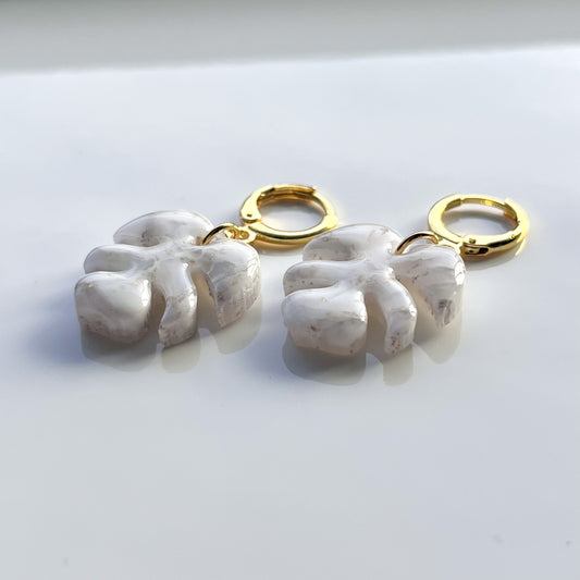 Monstera Dangle • White + Gold