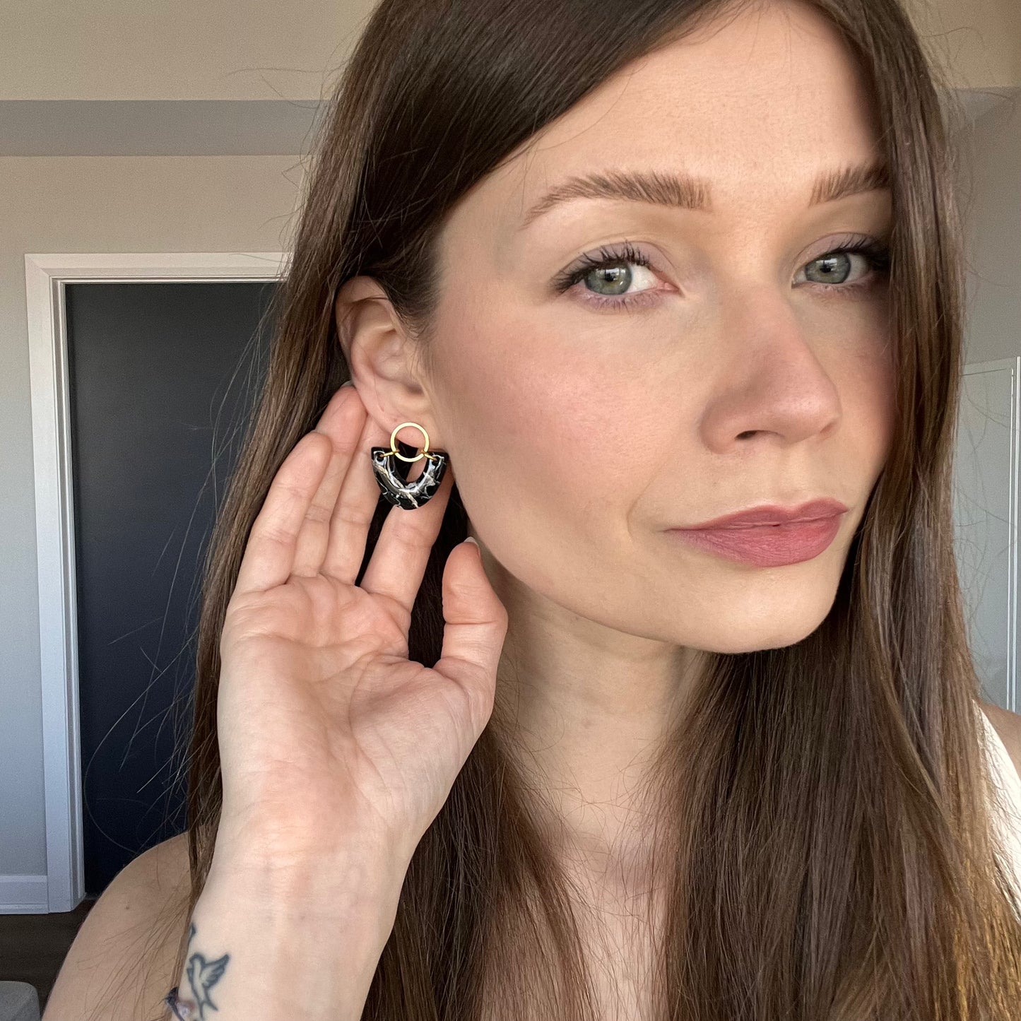 Raven • Black Marble