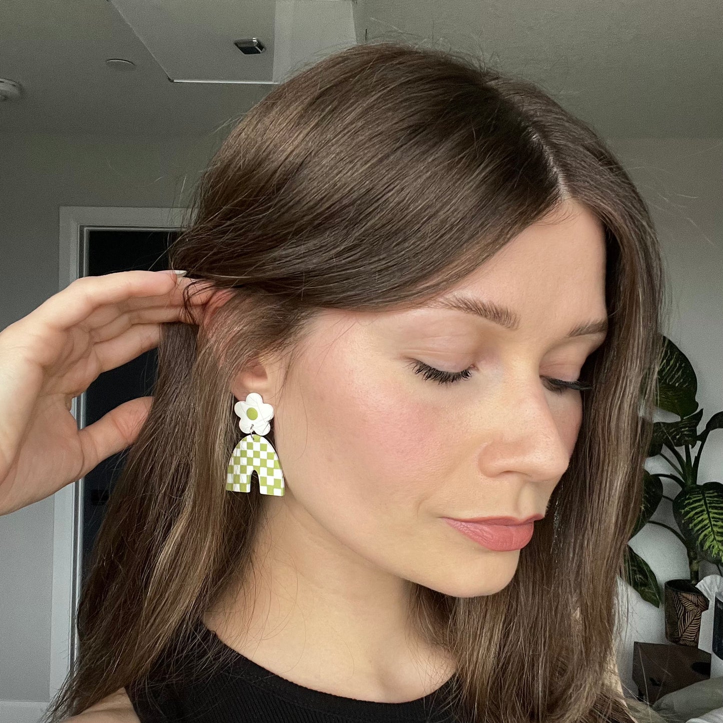 Pointed Leo • Wasabi Checks