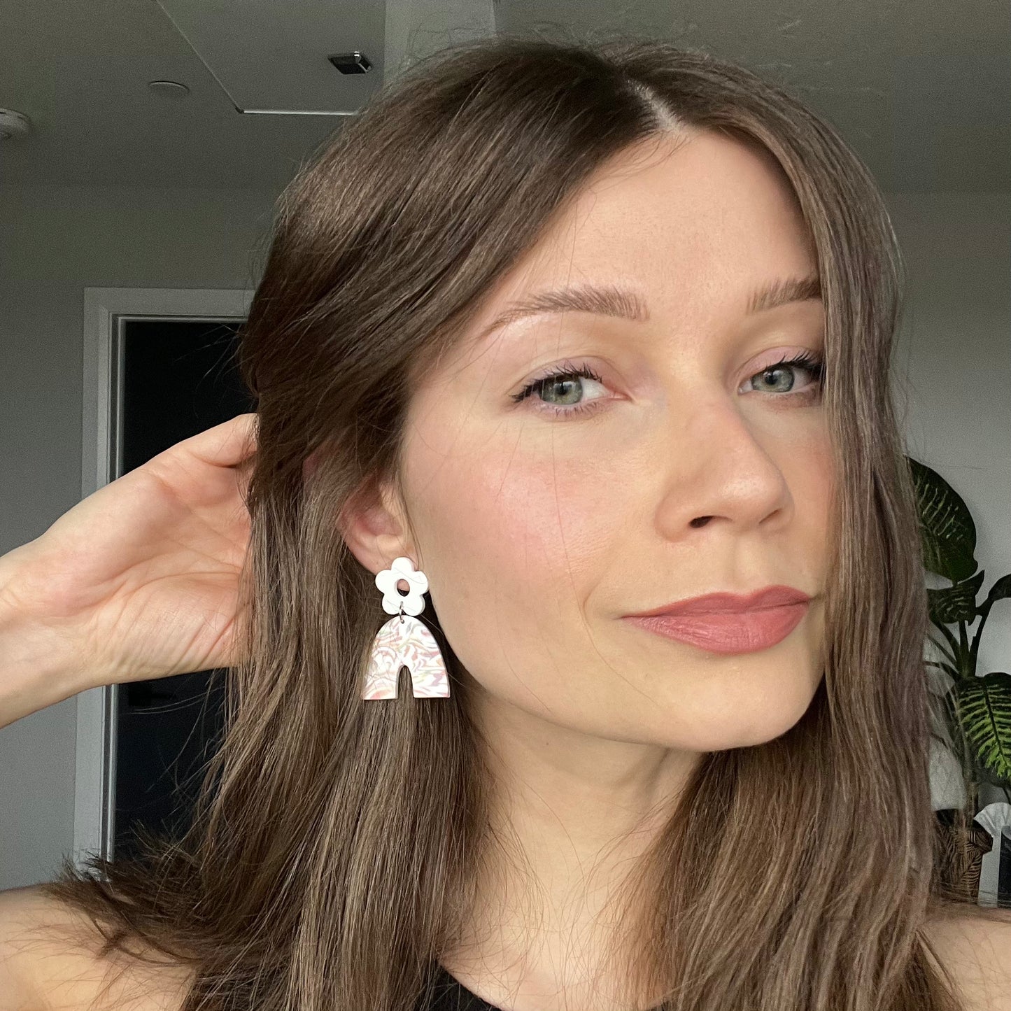 Pointed Leo • Pastel Swirl