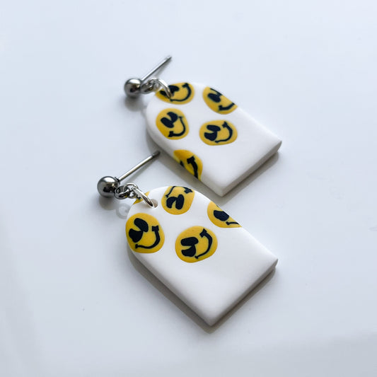 Helena • Warped Smiley