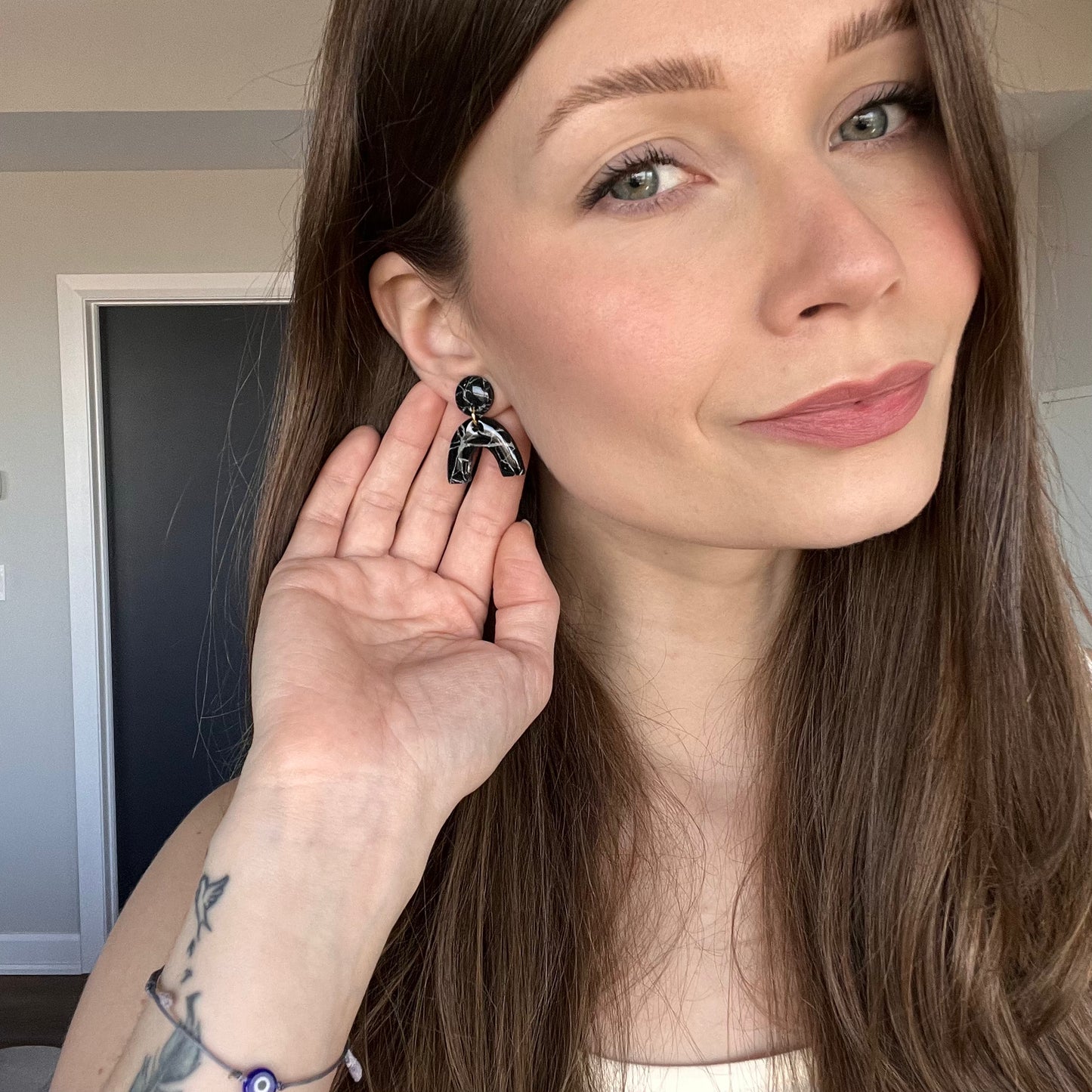 Micro Leo • Black Marble