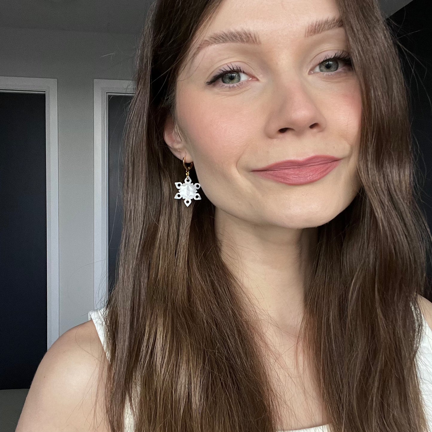 Snowflake • Gold + White Marble Cut-Out