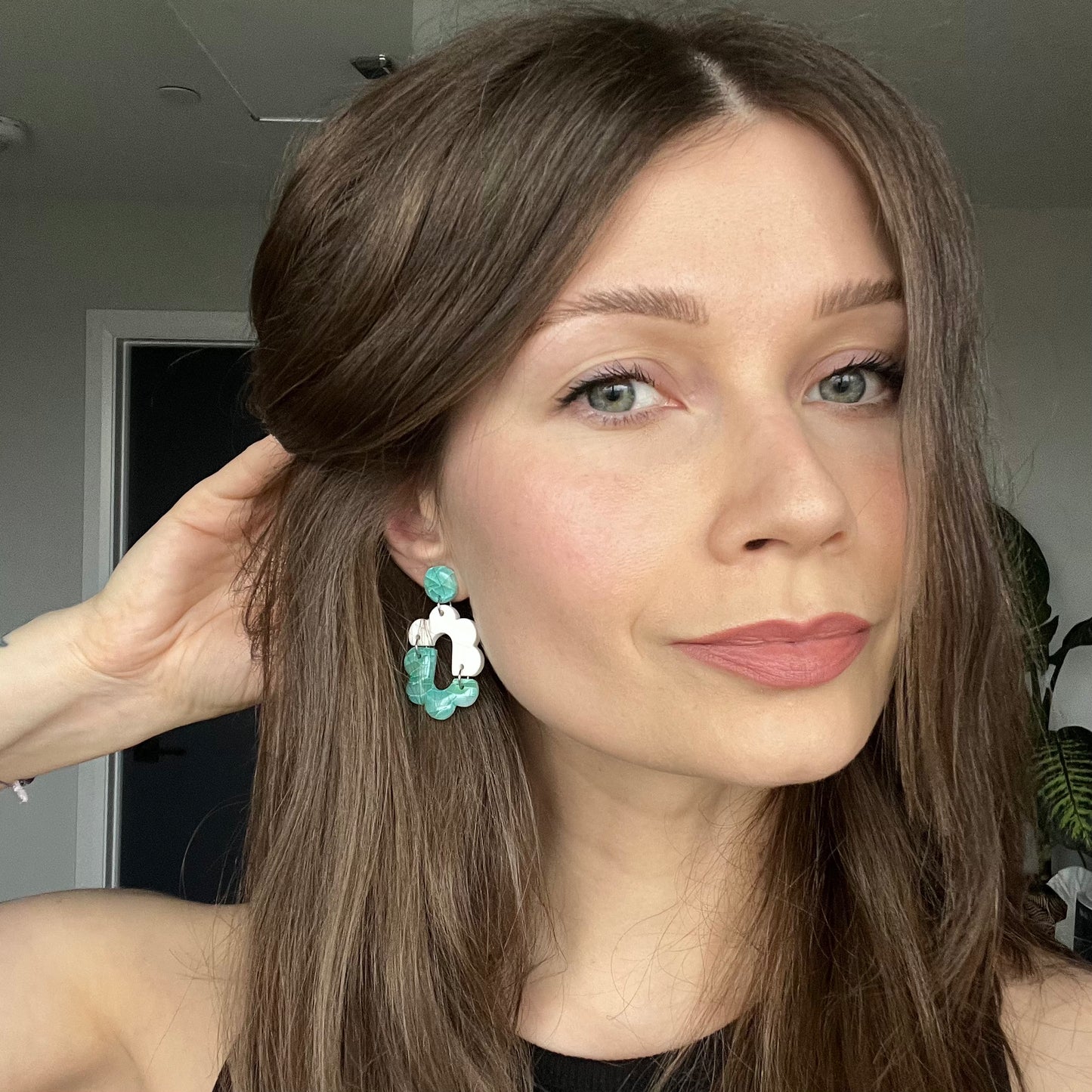 Alayna • Aqua & White