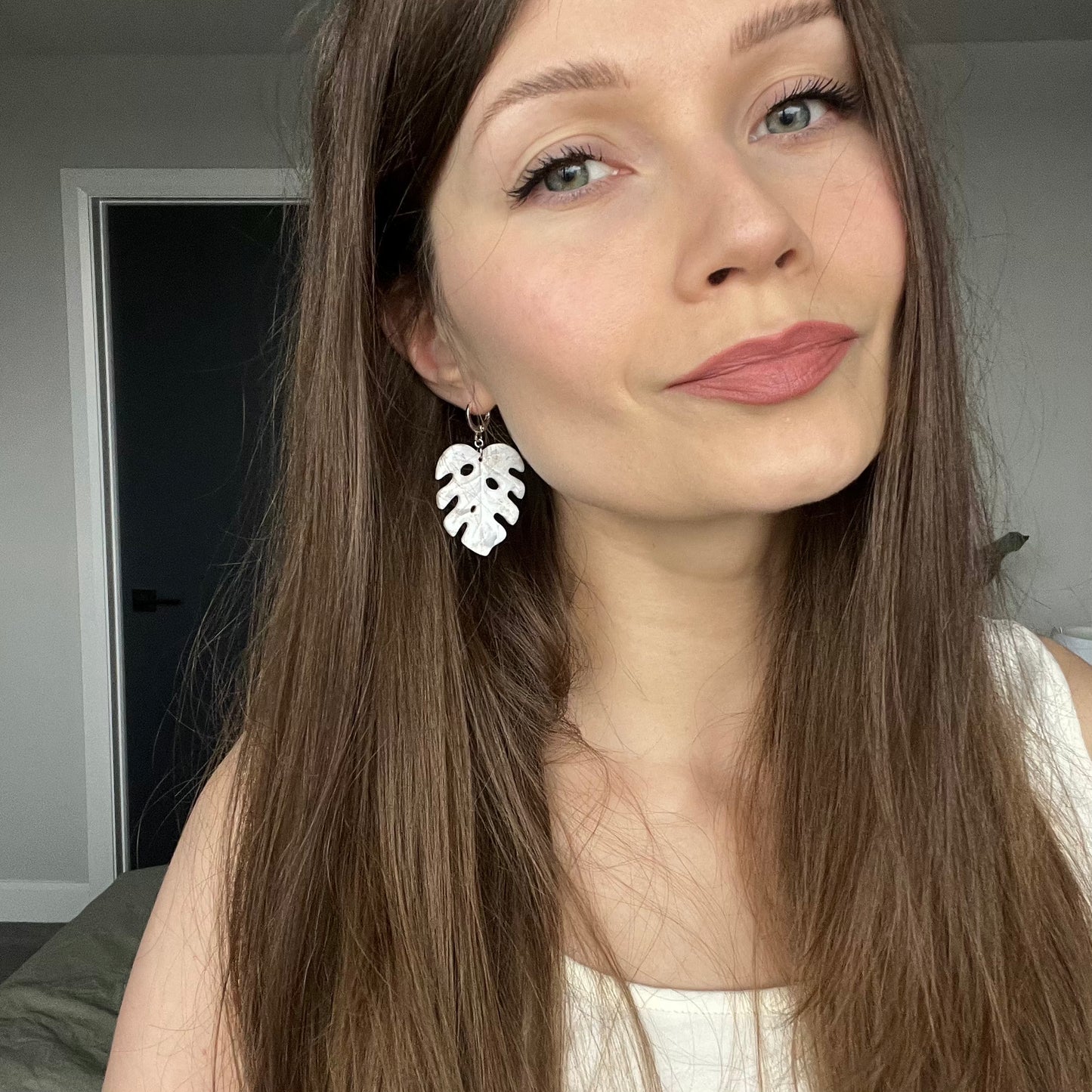 Monstera XL • White Marble