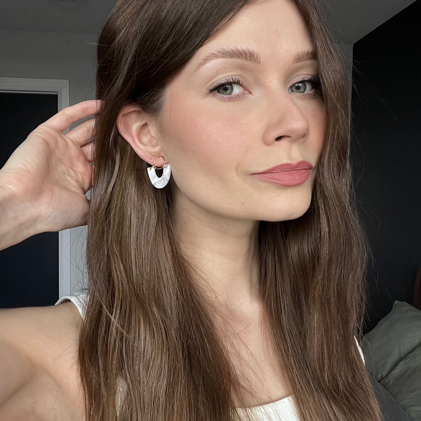 Raven • Gold + White Marble