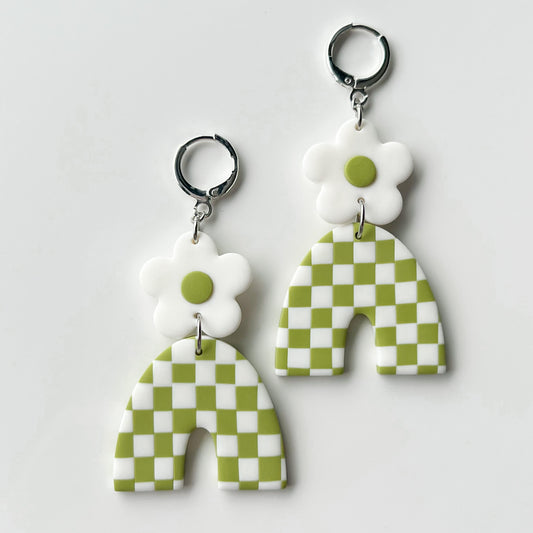 Pointed Leo • Wasabi Checks