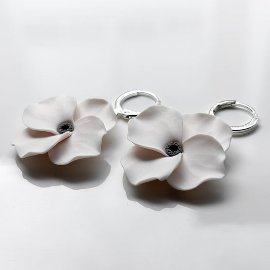 3D Flowers • White + Grey