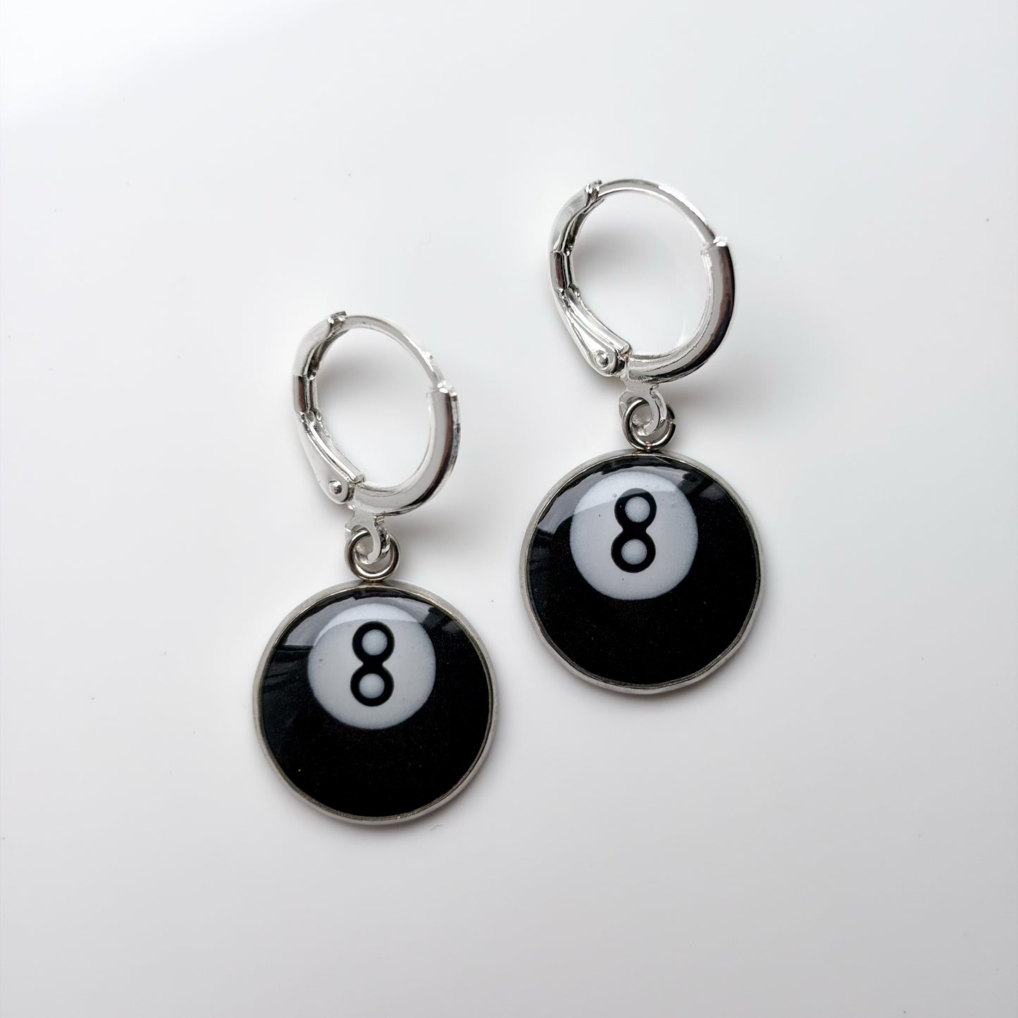 8 Ball Dangles • 2D