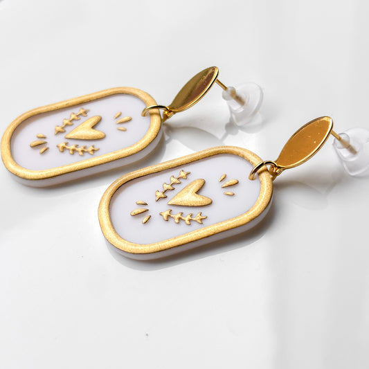 Heart Medallion • Off-White & Gold