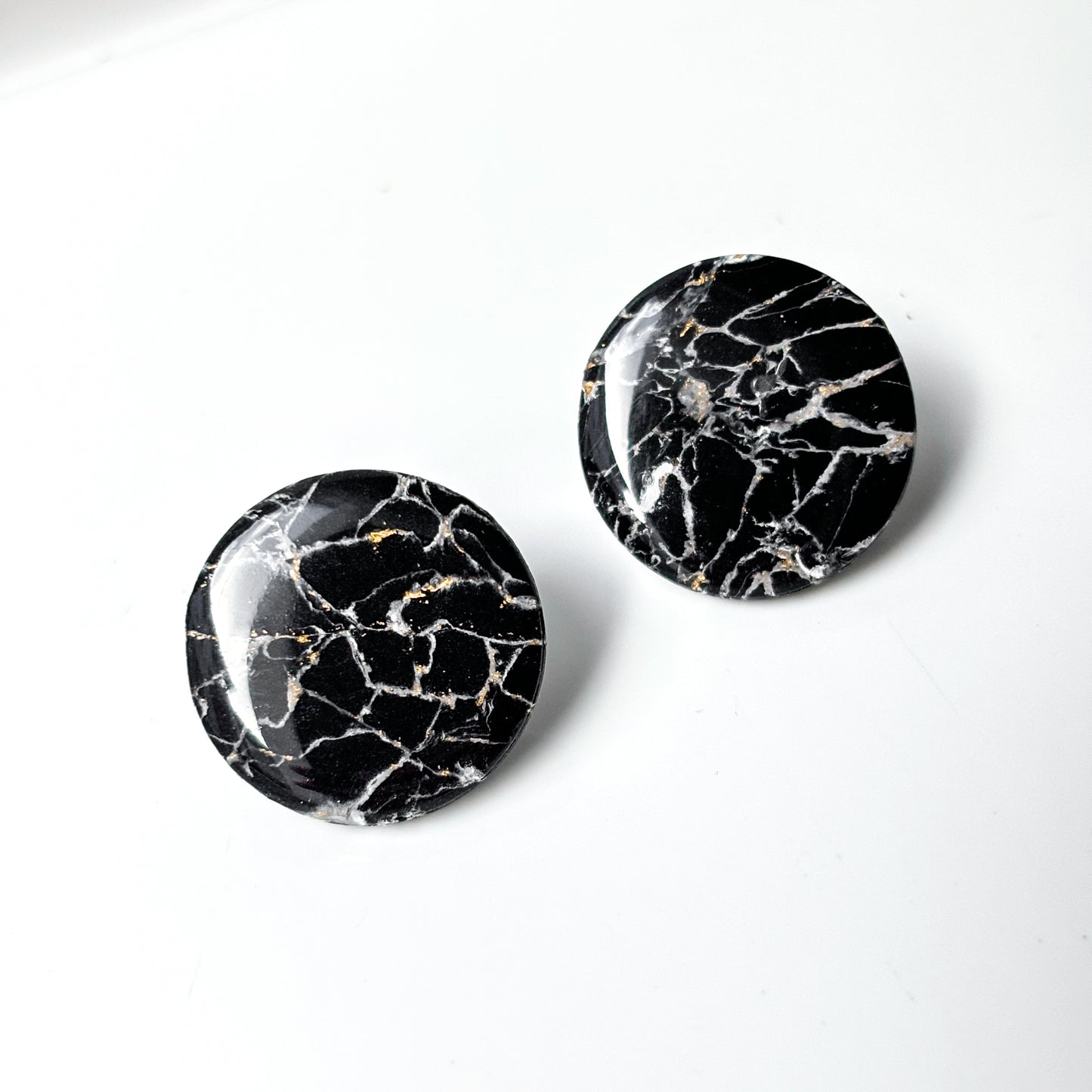 Elaine (m) • Black Marble
