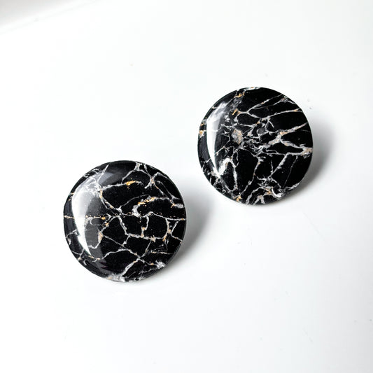 Elaine (m) • Black Marble