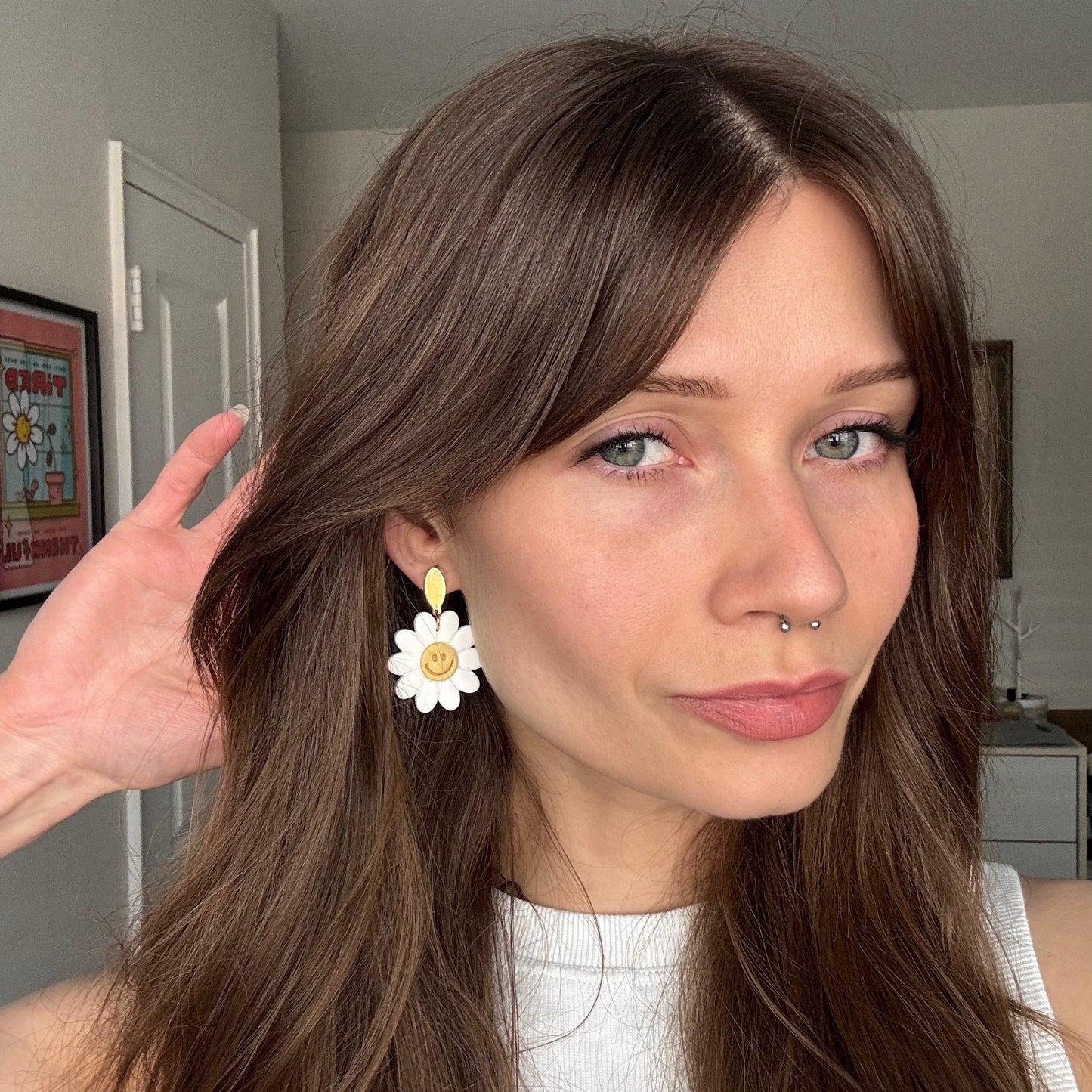 Smiley Daisy • White + Yellow