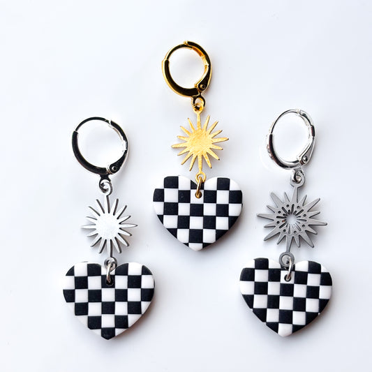 Bursting Hearts • Black & White Checks