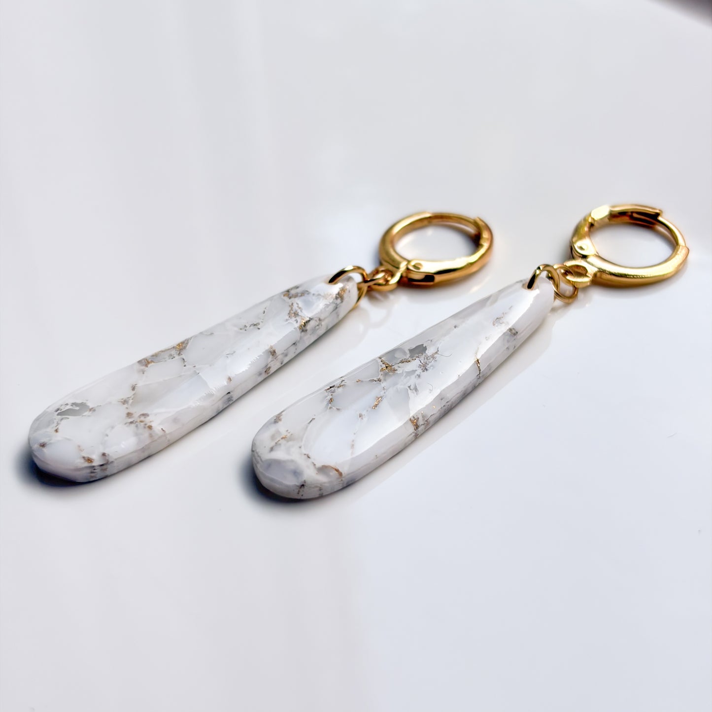 Riley (lg) • White + Gold Marble