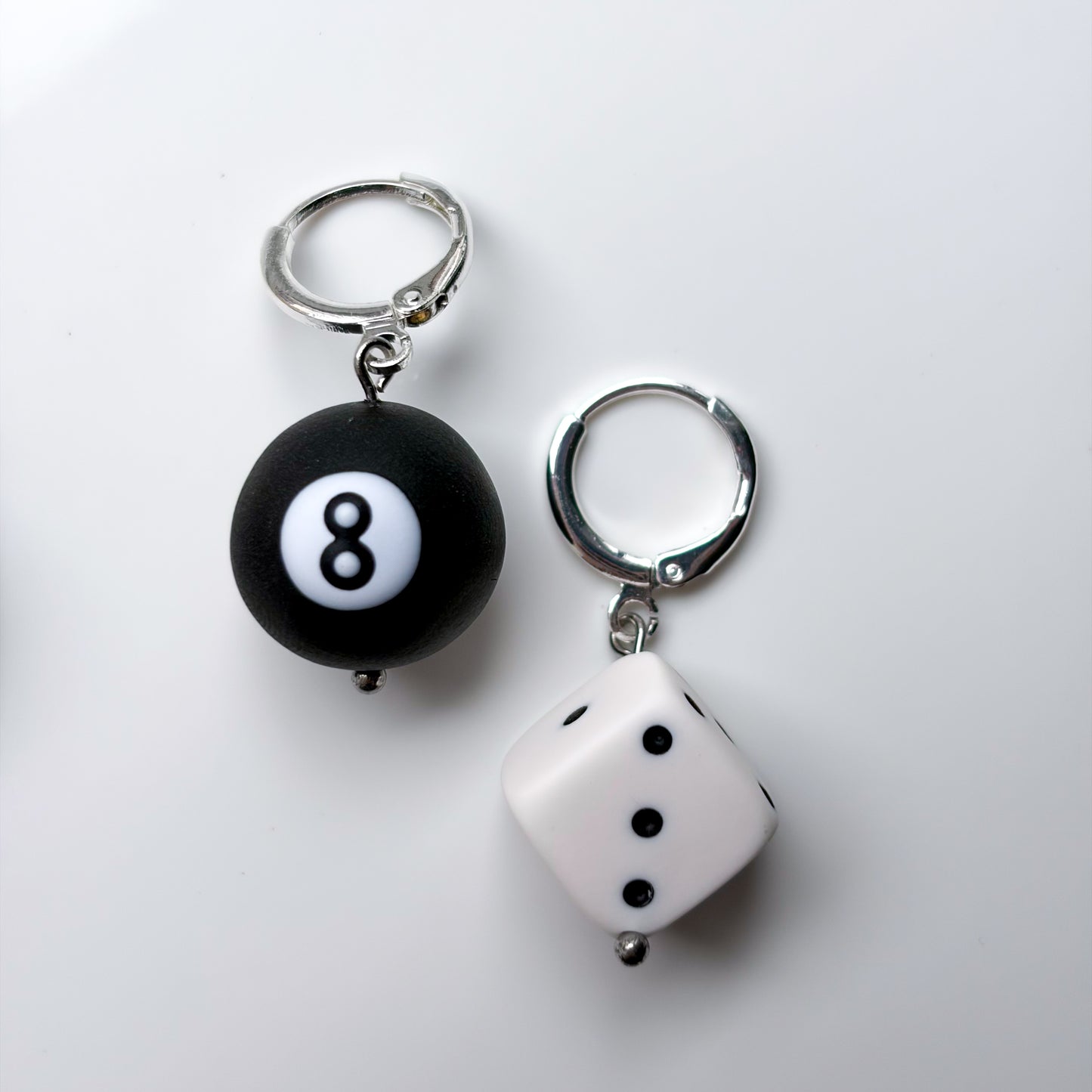 8 Ball + Die • 3D