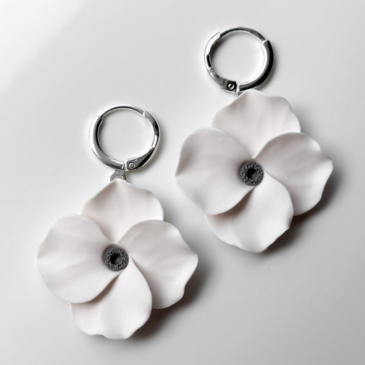 3D Flowers • White + Grey