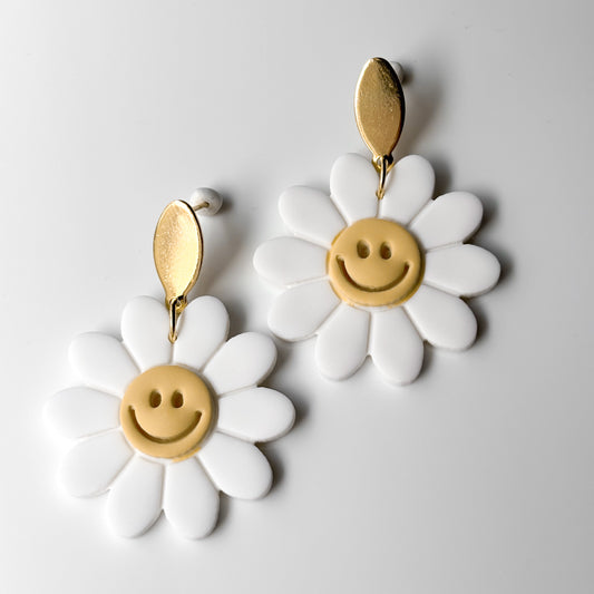 Smiley Daisy • White + Yellow