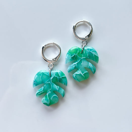 Monstera Dangle • Aquamarine