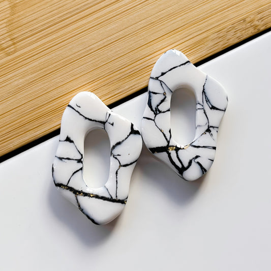 Izzy • White Marble