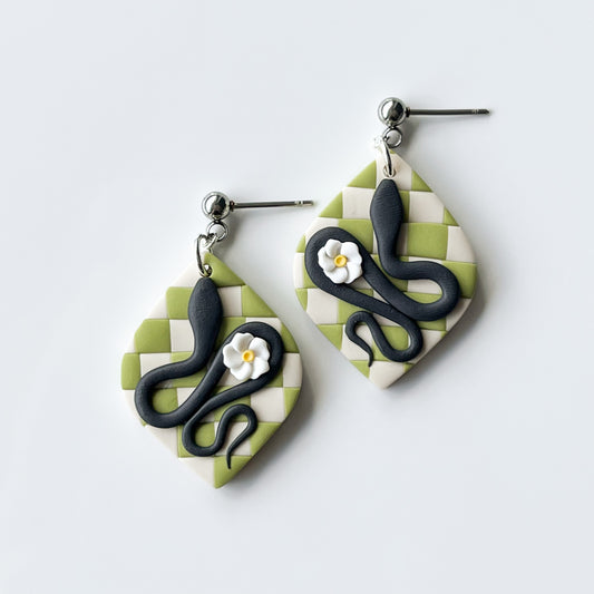 Meaghan • Wasabi + Cream Snake