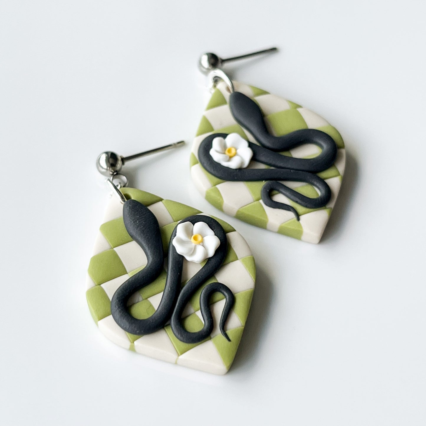Meaghan • Wasabi + Cream Snake
