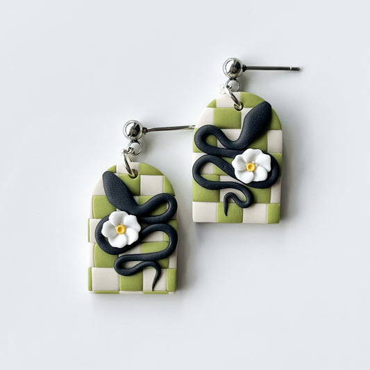 Helena • Wasabi + Cream Snake